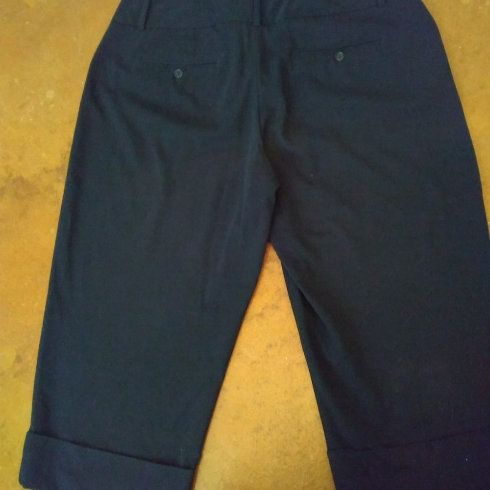 Shorts - Picture 3 of 3
